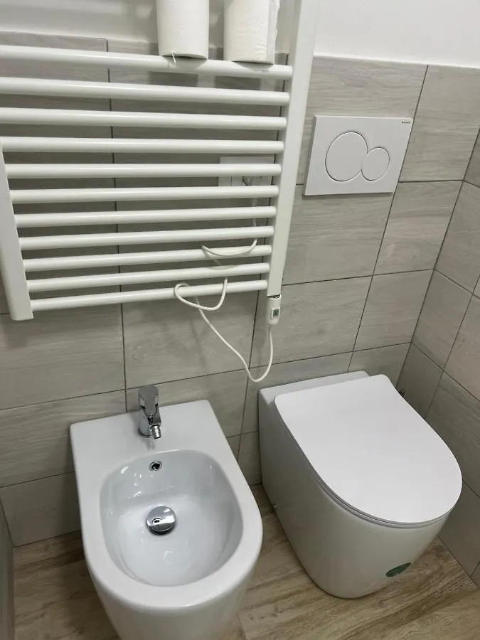 Ali Baba Rooms La Spezia 0*,  Italy
